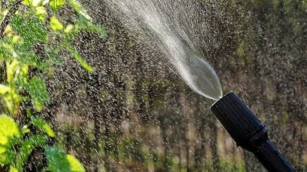 AKTUÁLIS! Lemosó permetezés nagyüzemben és kiskertben